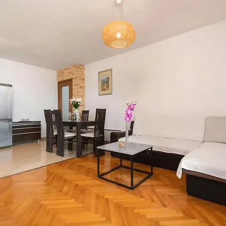 Appartamento Vibe & Free Garage *