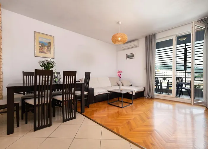 Vibe & Free Garage * Split