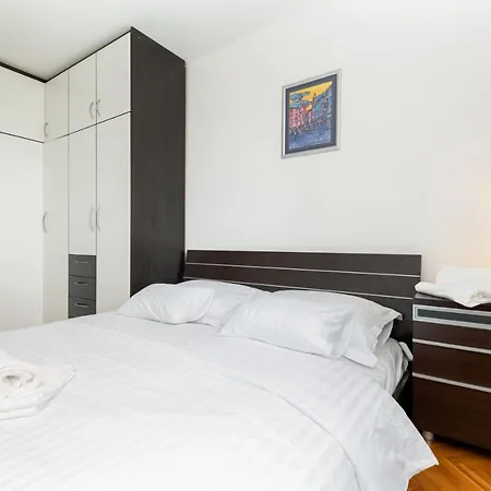 Vibe & Free Garage ספליט