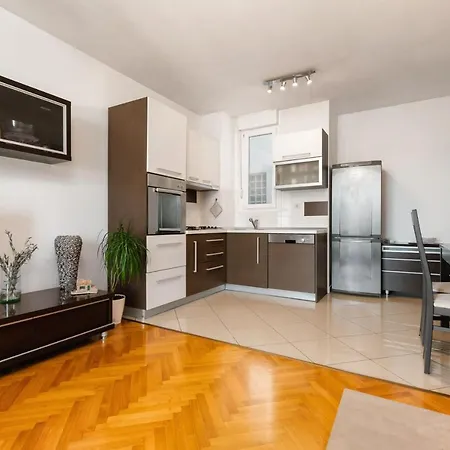 Vibe & Free Garage *